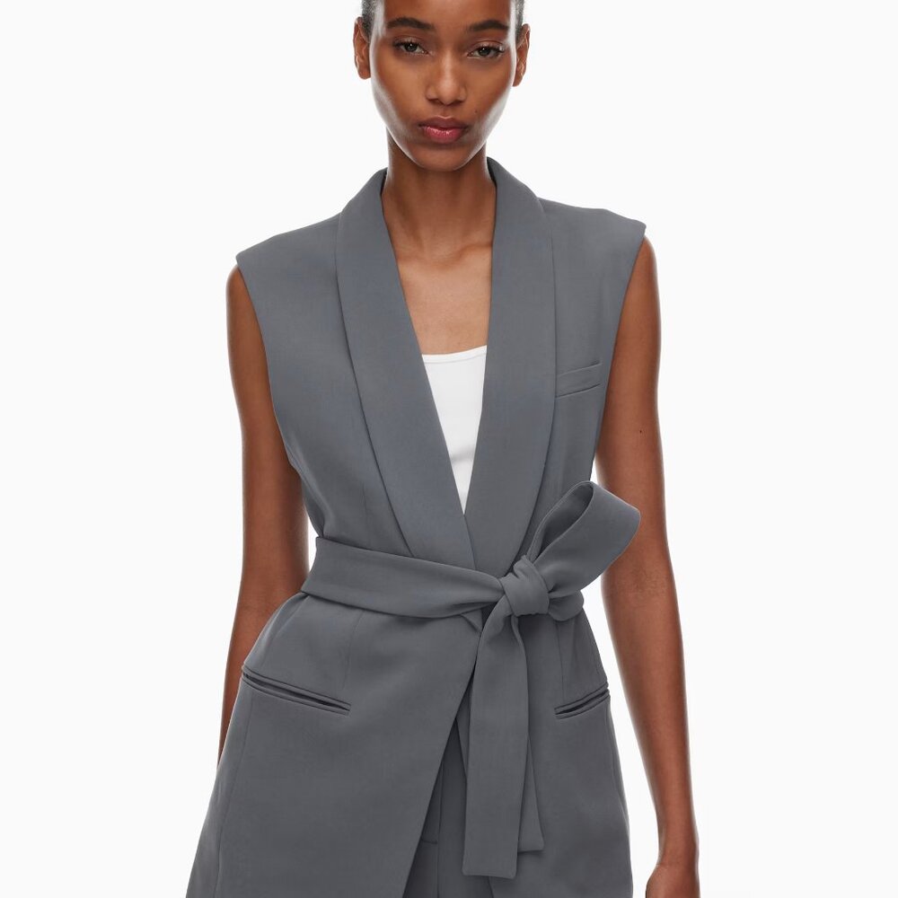 Babaton Powerhouse Vest (size 4) - Aritzia